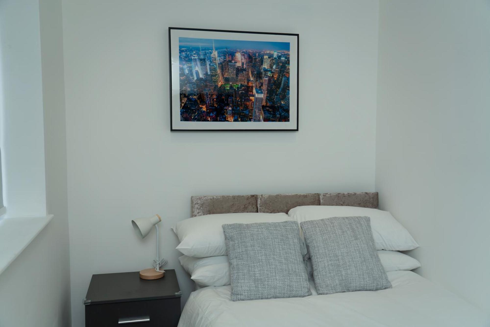 Double Bedroom Near Etihad And Coop Live With Free Parking, Shared Kitchen & Bathroom - Including Free 1-Hour Early Check-In Or Late Check-Out For Bookings Until July 曼彻斯特 外观 照片